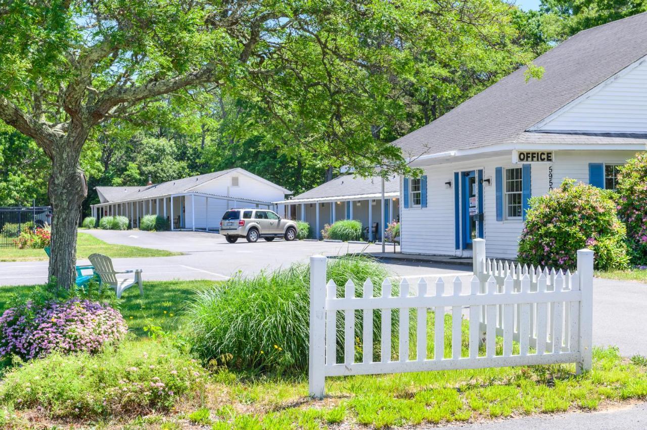 Blue Dolphin Inn Eastham Exterior photo
